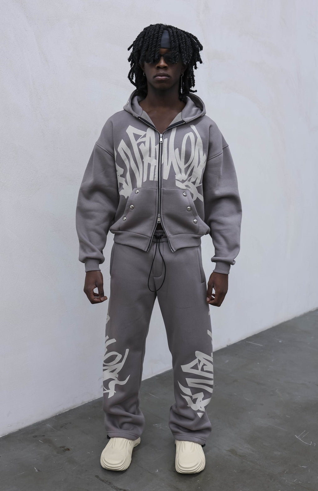 Tracksuit murales fango present day