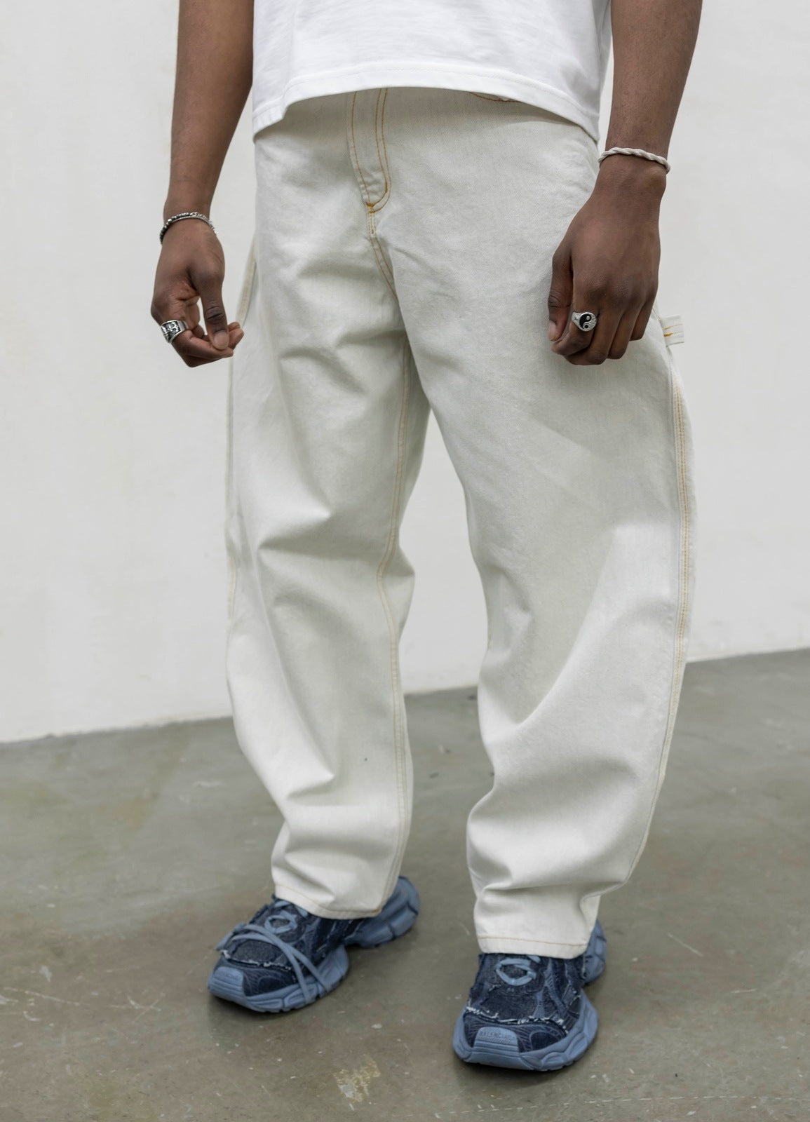 Denim baloon white present day