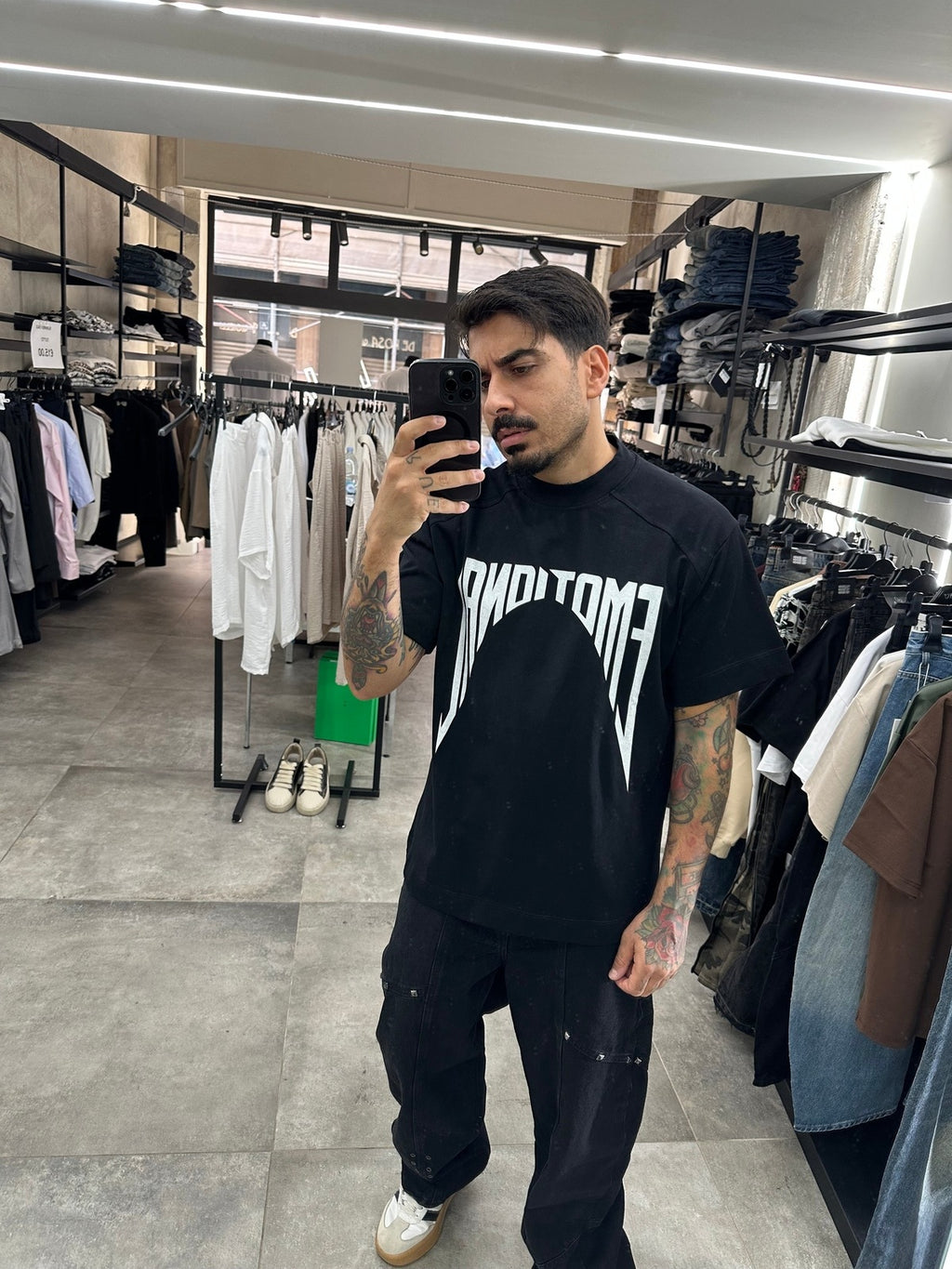 T-shirt emotional black