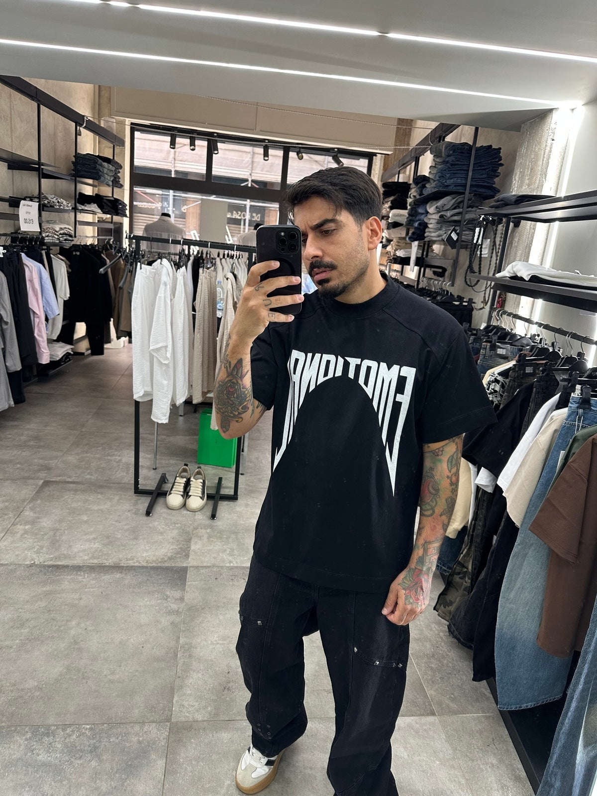 T-shirt emotional black