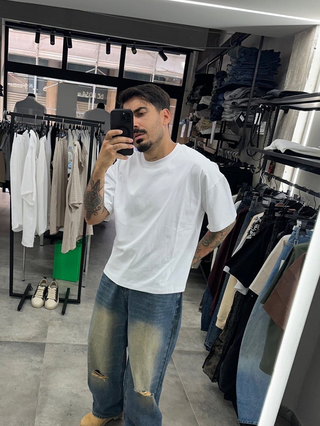 Tee Crop fear white