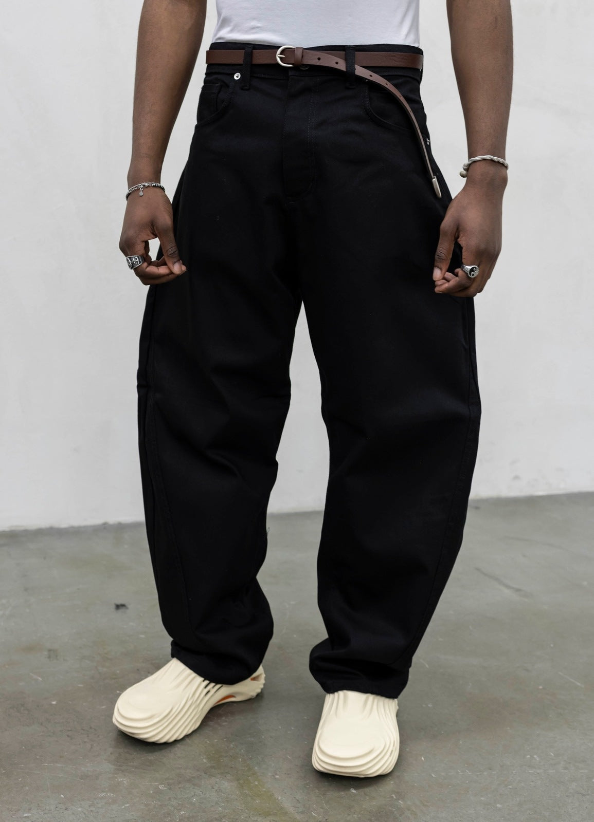 Ballon bull black Present day