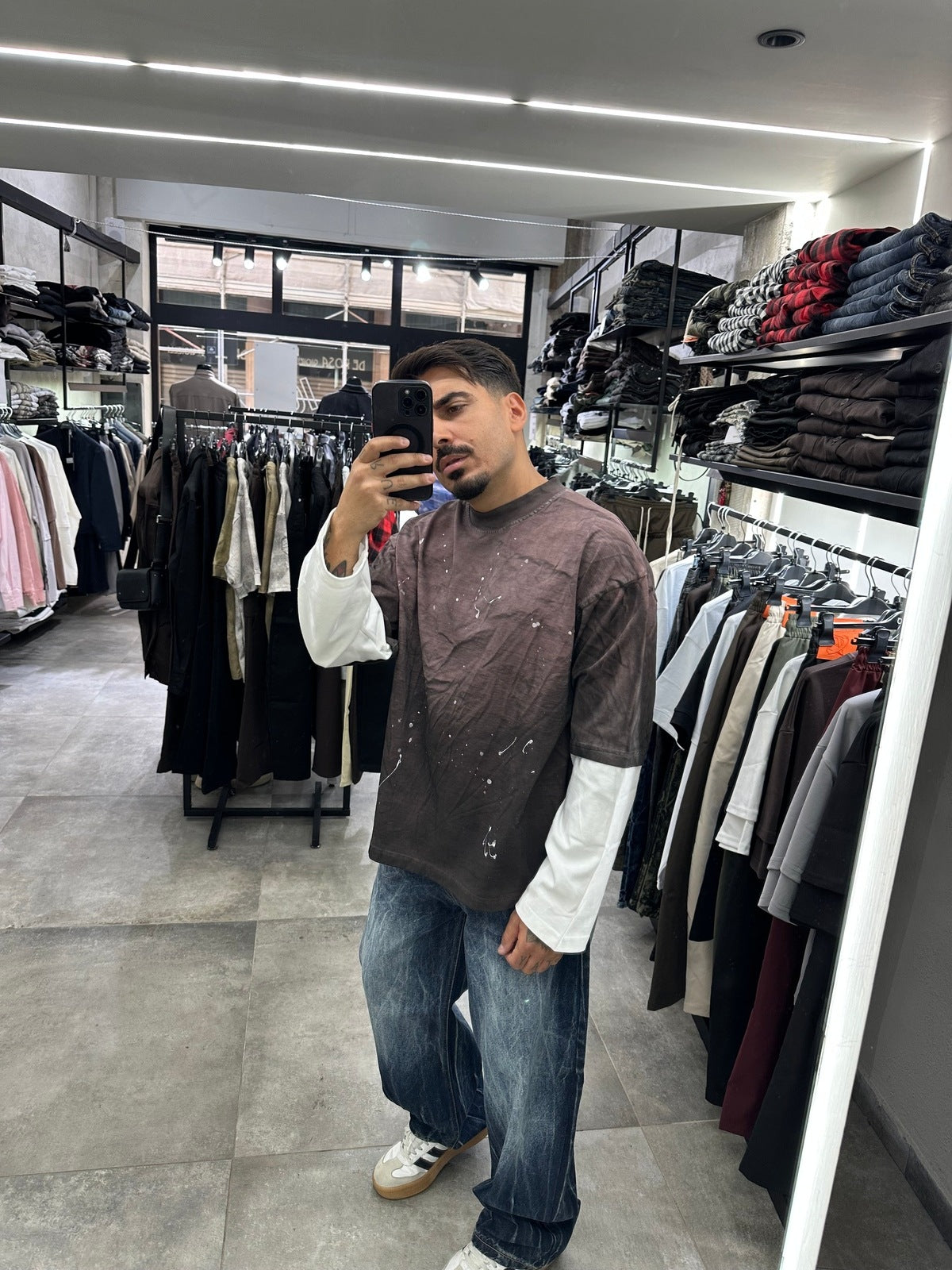 Double sleeve wash brown Present day