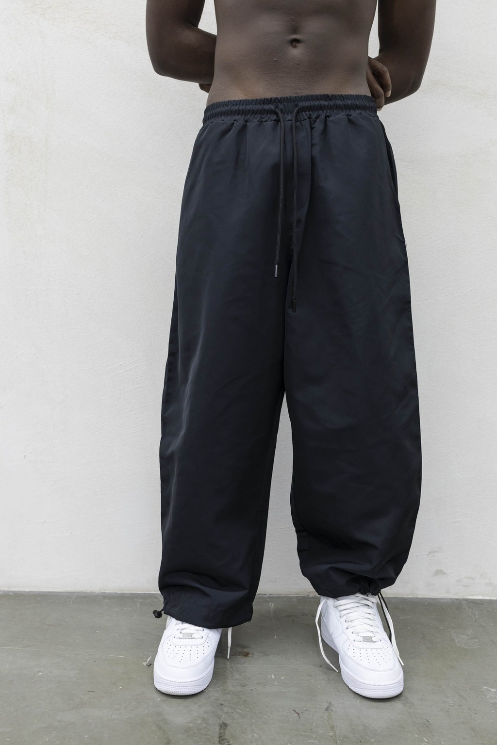 Pantalaccio nylon teck black present day