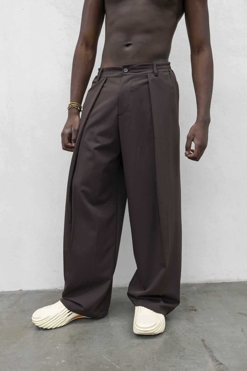 Coordinato class/crop brown present day