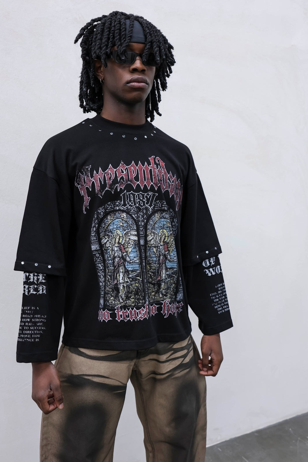 Long sleeve no-trust black present day