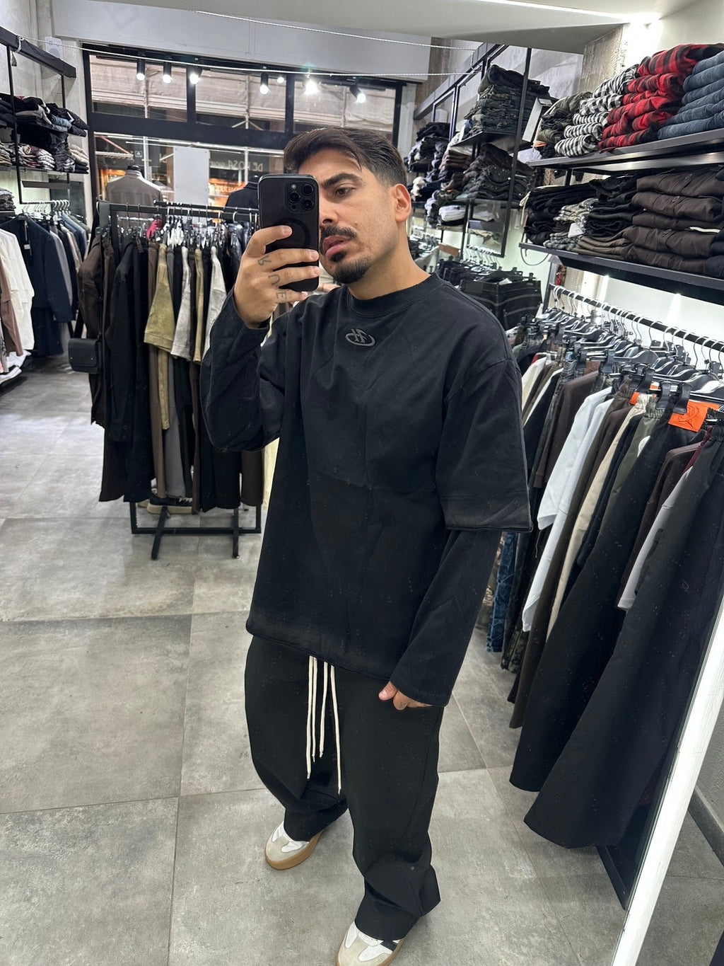 Long sleeve wear black