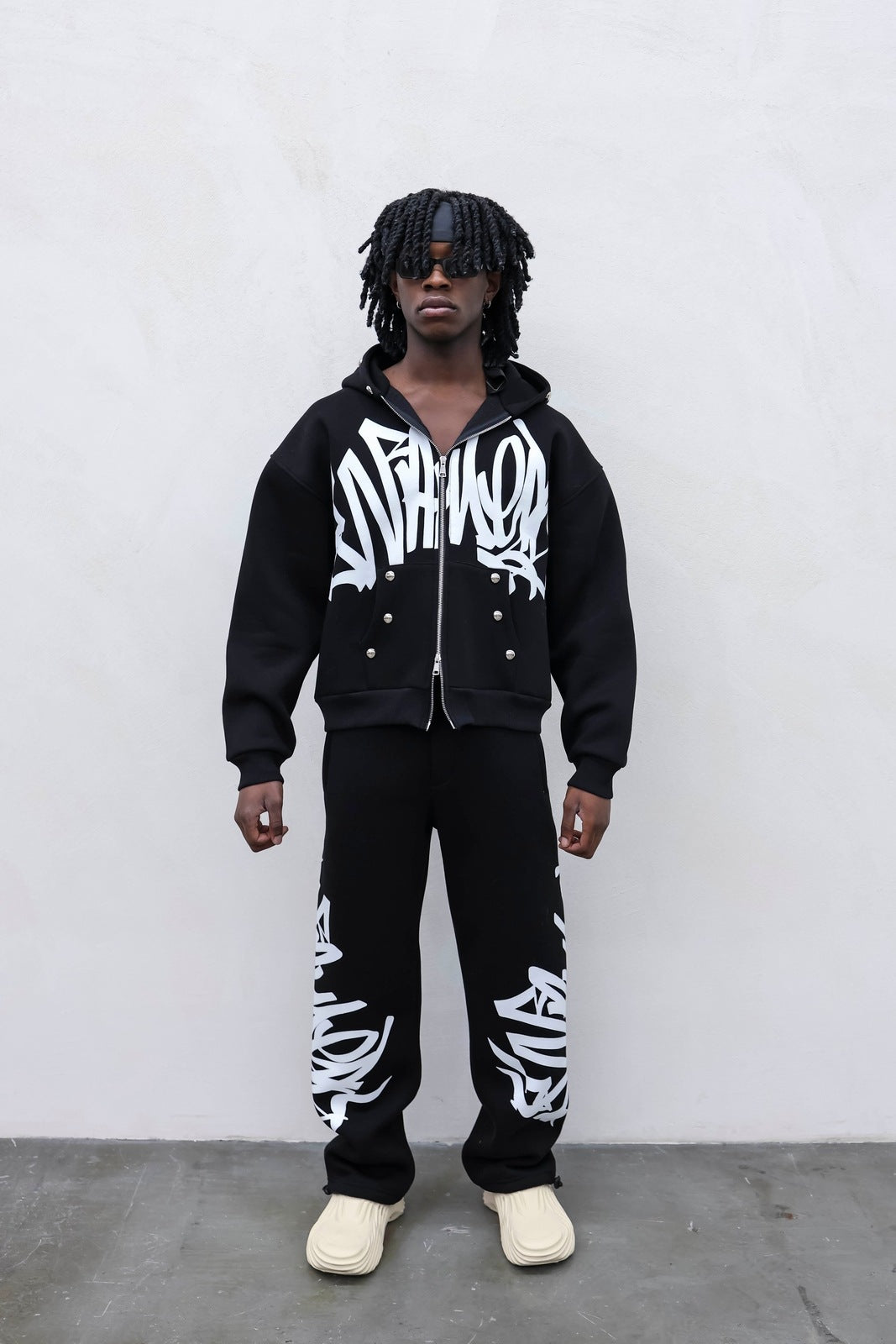 Tracksuit murales black present day