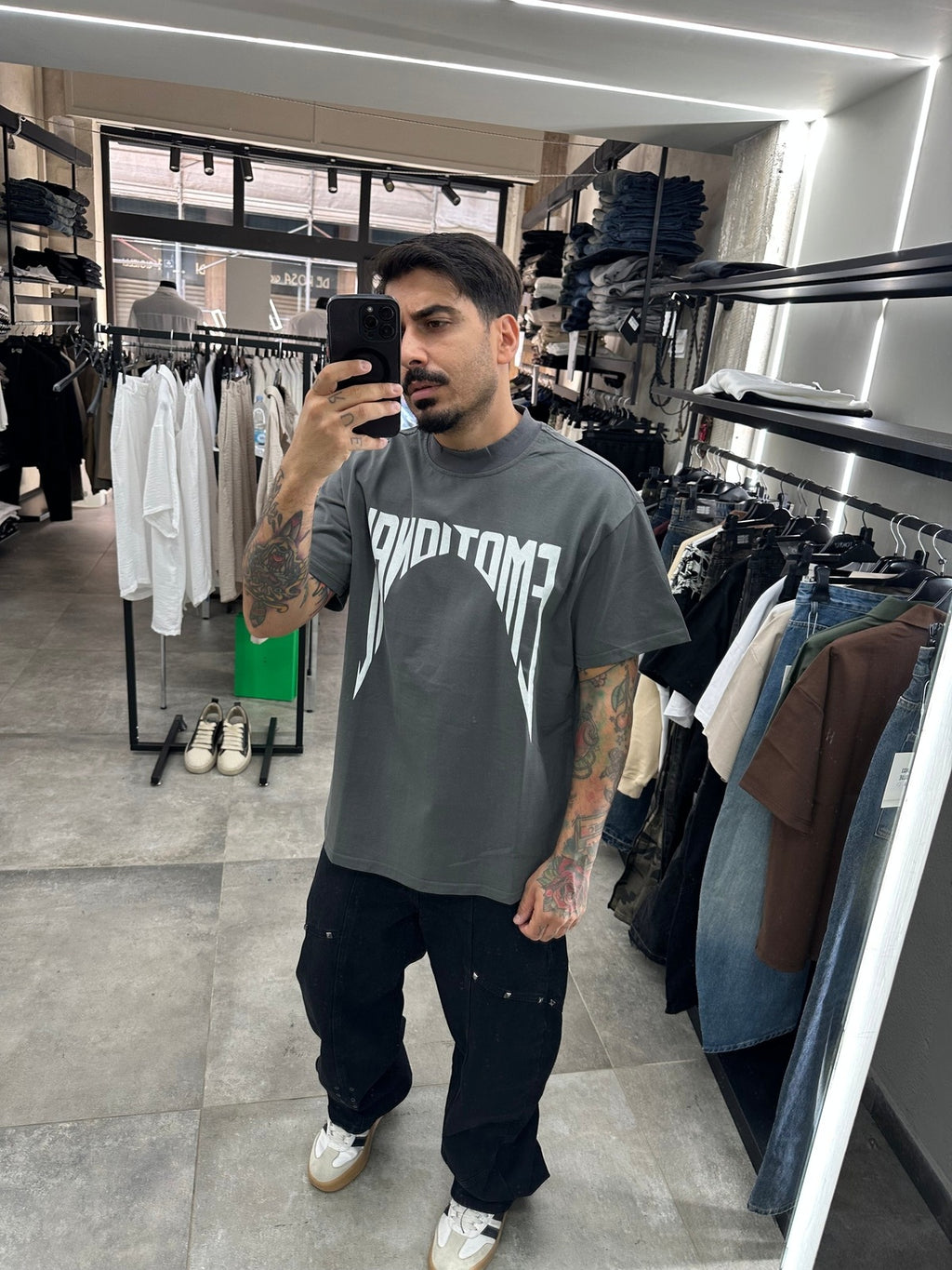 T-shirt emotional Grey