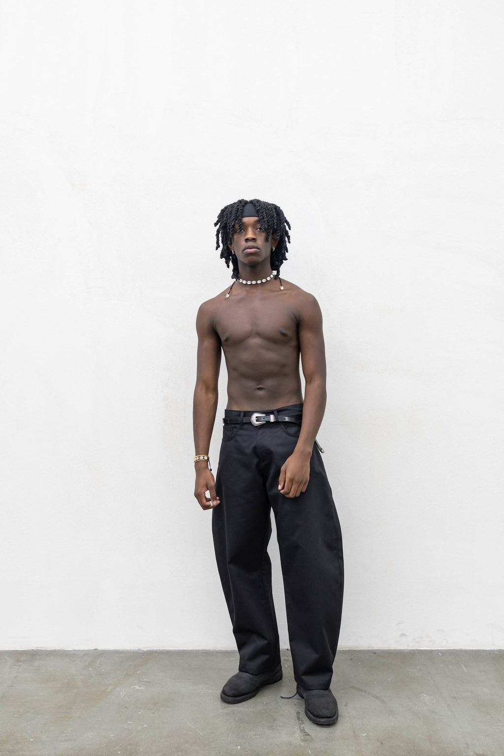 Panta Baloon Black Present Day