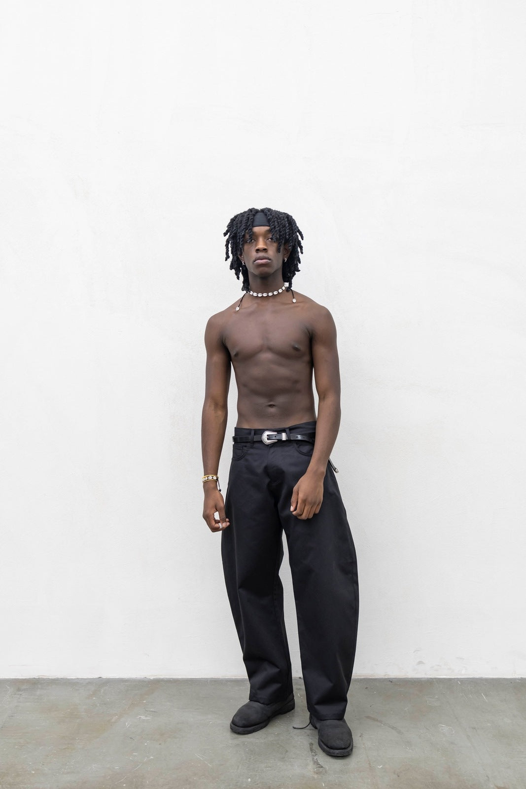 Panta Baloon Black Present Day