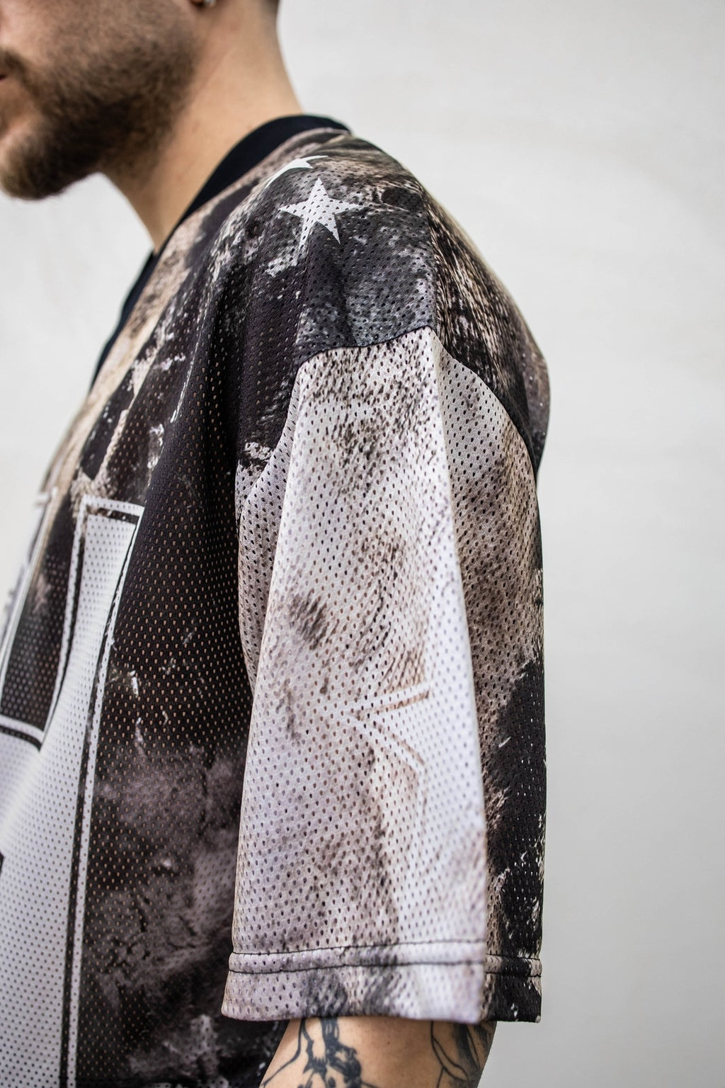 T-shirt All over black present day