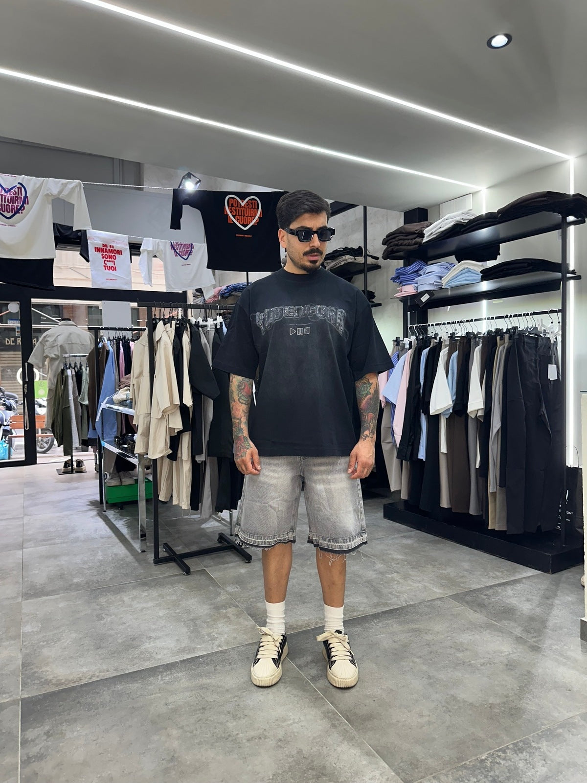 T-shirt play black
