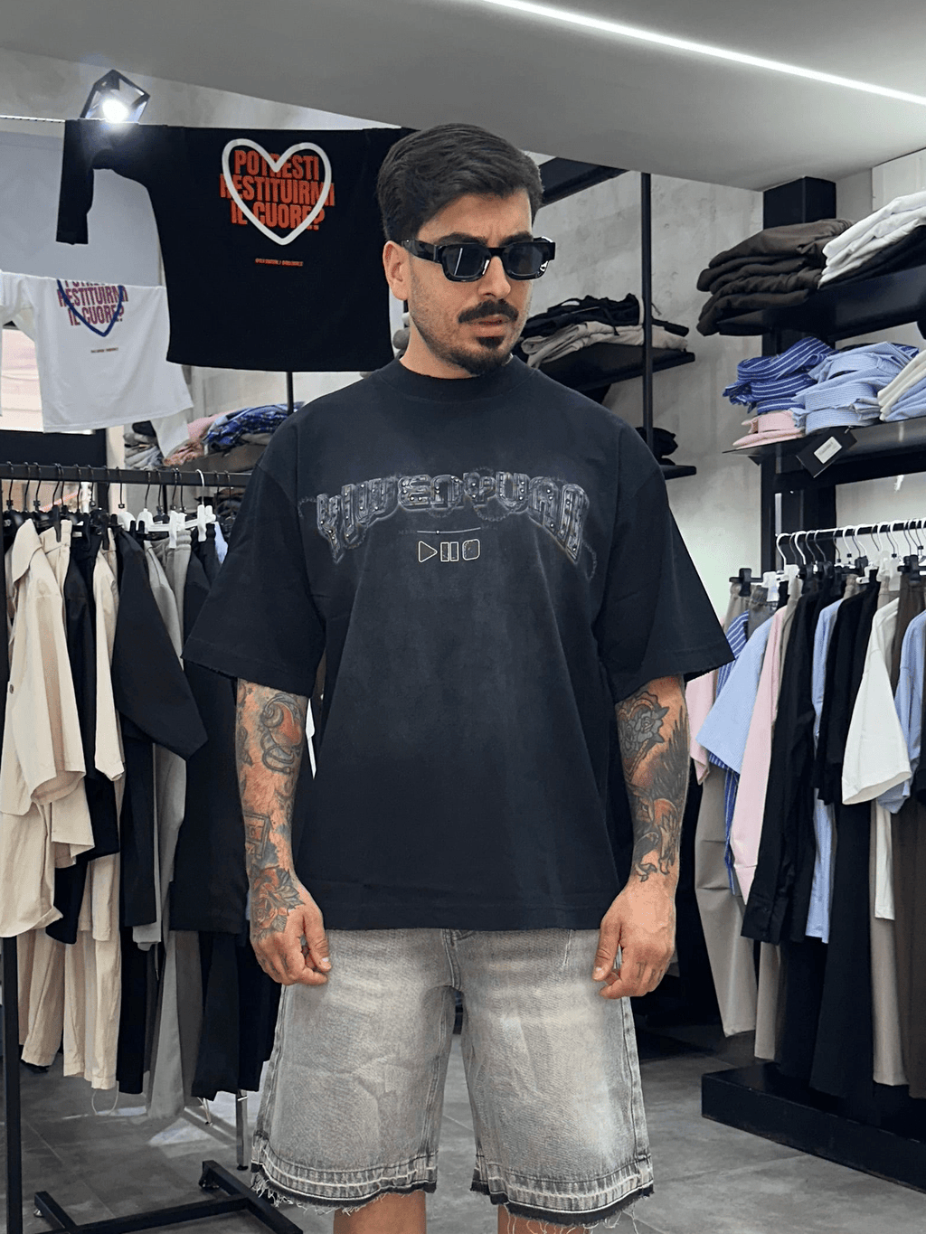 T-shirt play black