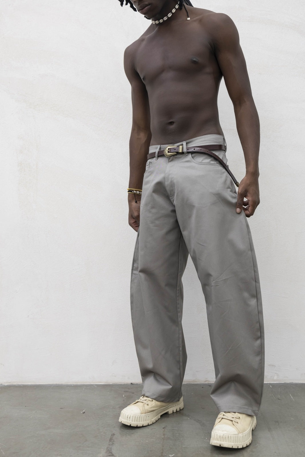 Panta Ballon Grey Present Day