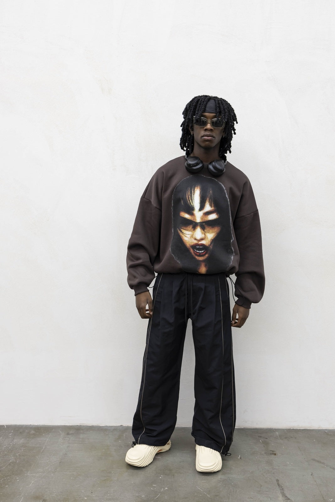 Hoodie face brown present day