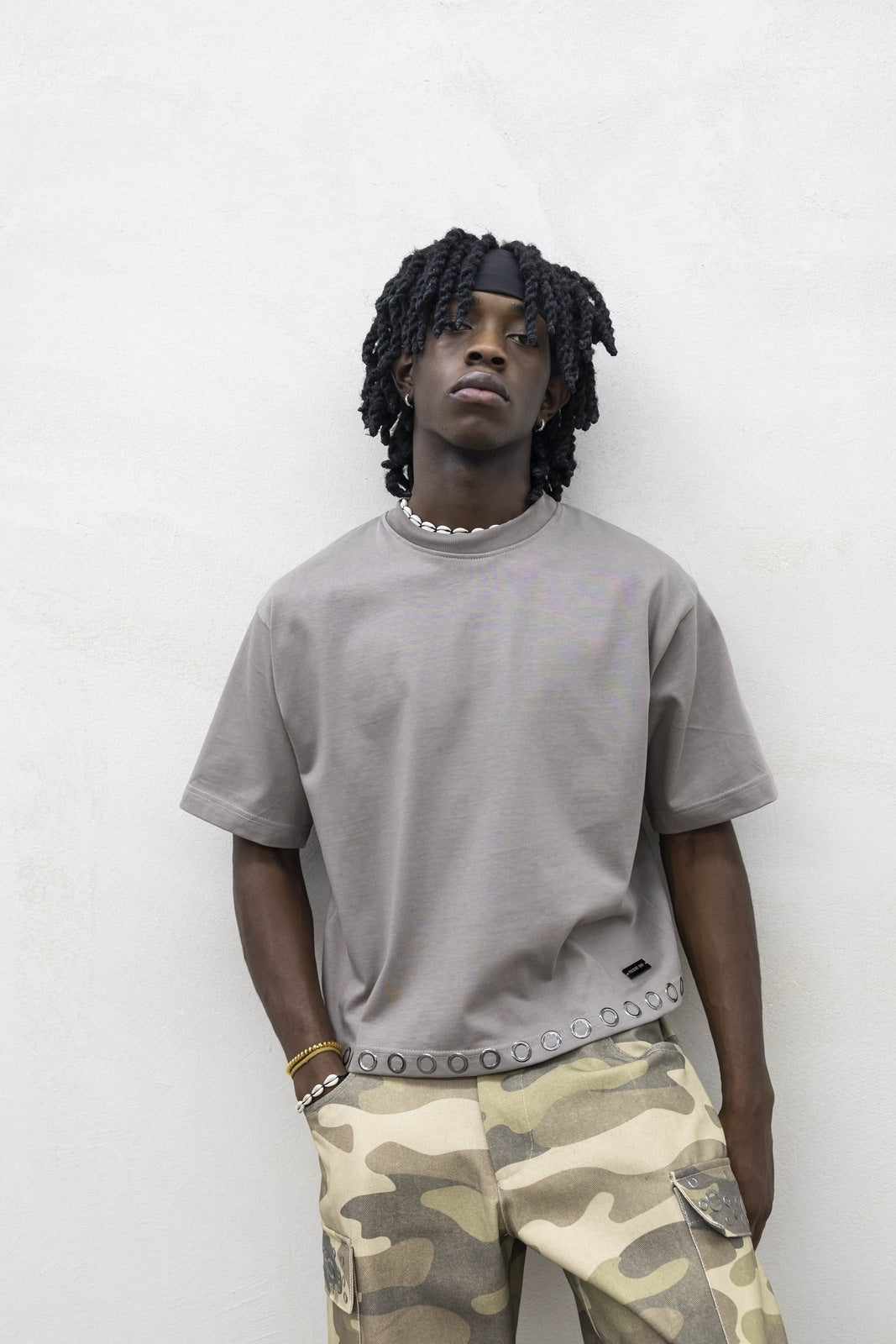 T-Shirt Crop Borchie Fango Present Day