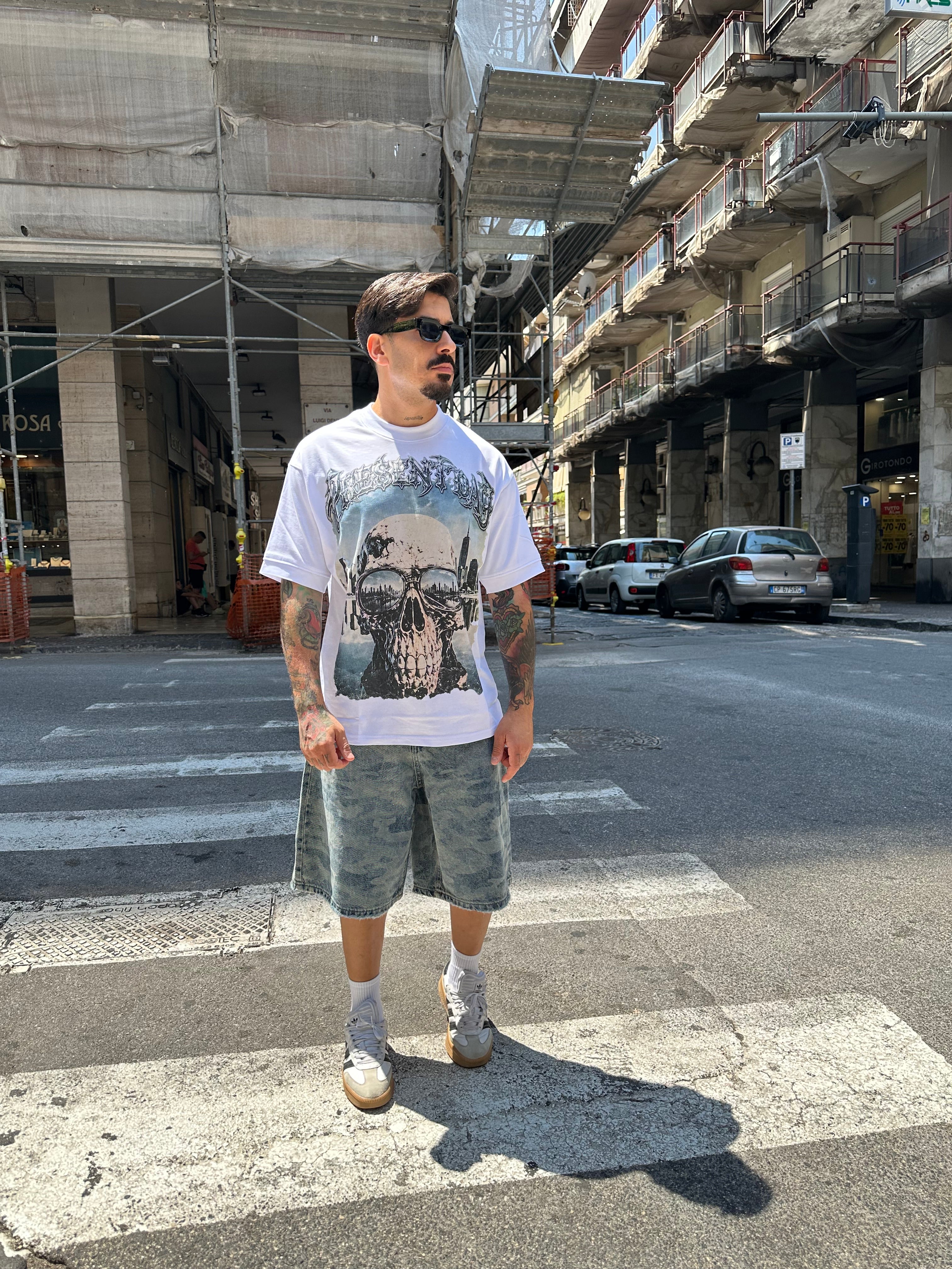 Tee compact skull white Present day
