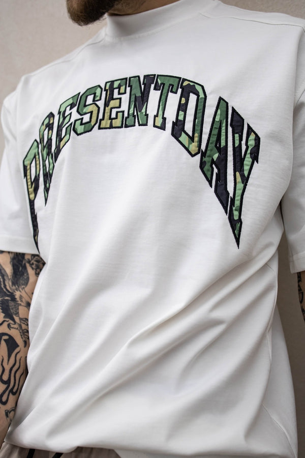T-shirt mimetica Present Day