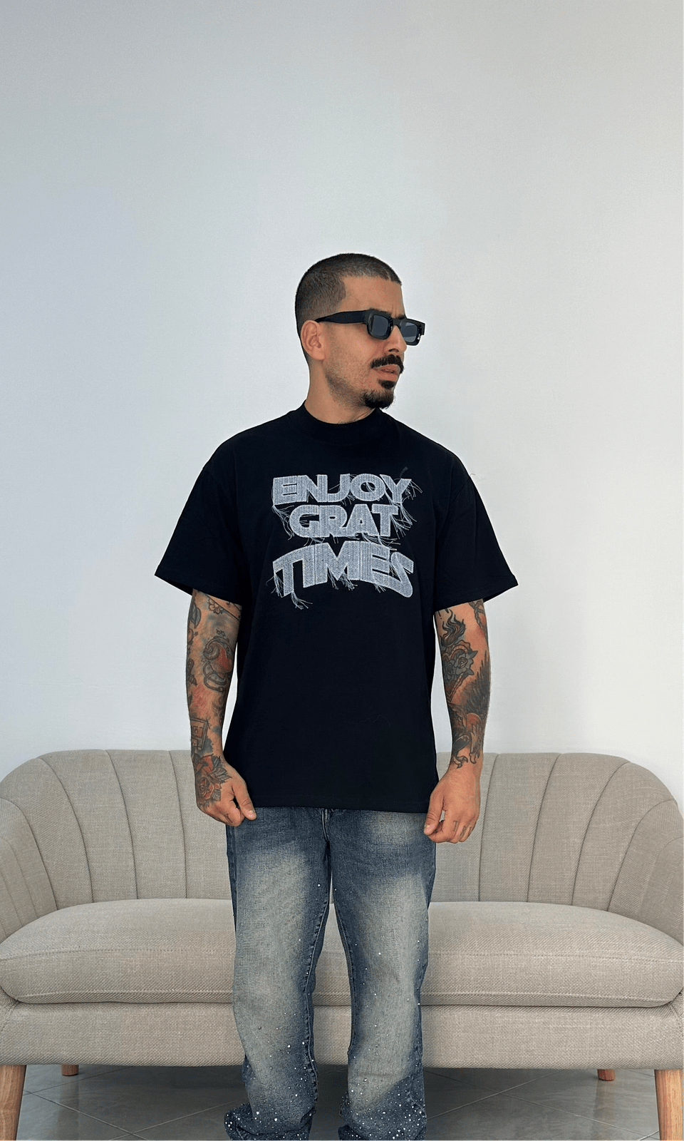 T-shirt enjoy black