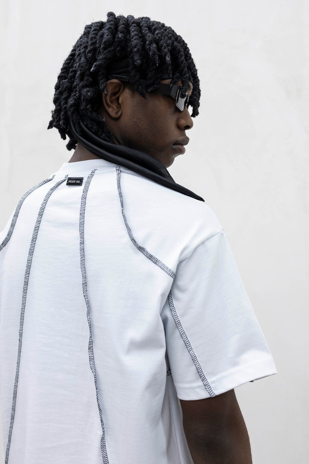 T shirt contrasti white present day