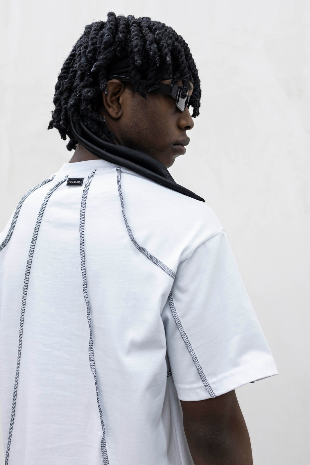 T shirt contrasti white present day