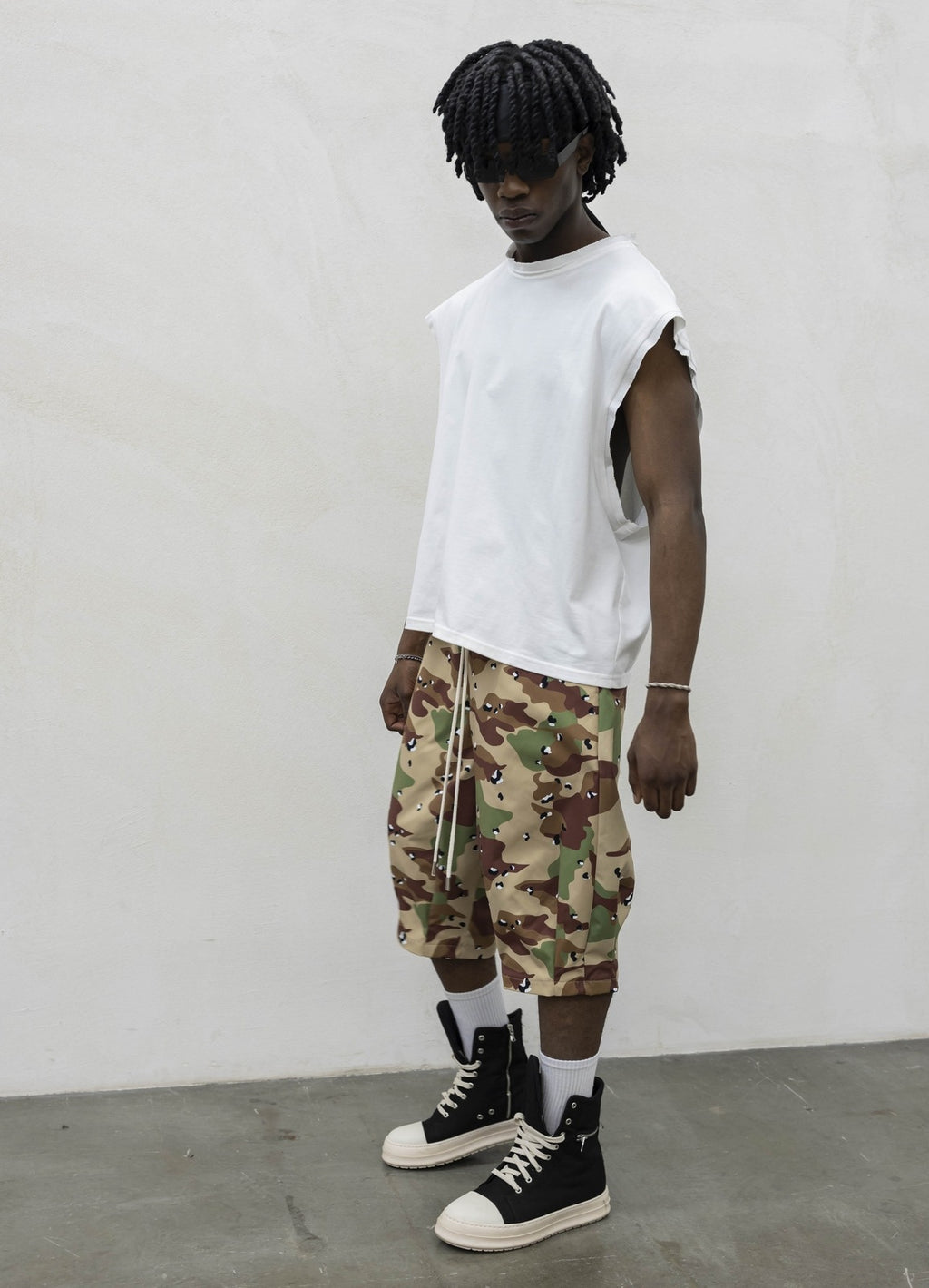 Canotta crop over white present day