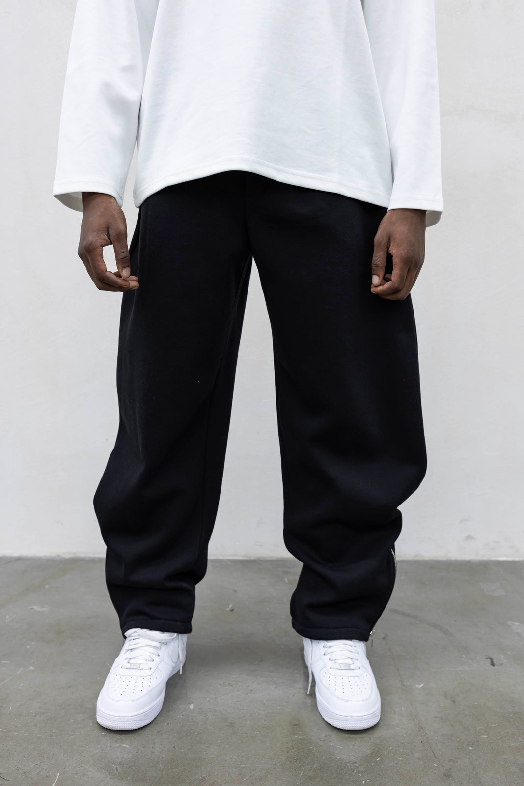 Pantatuta baloon zip black present day