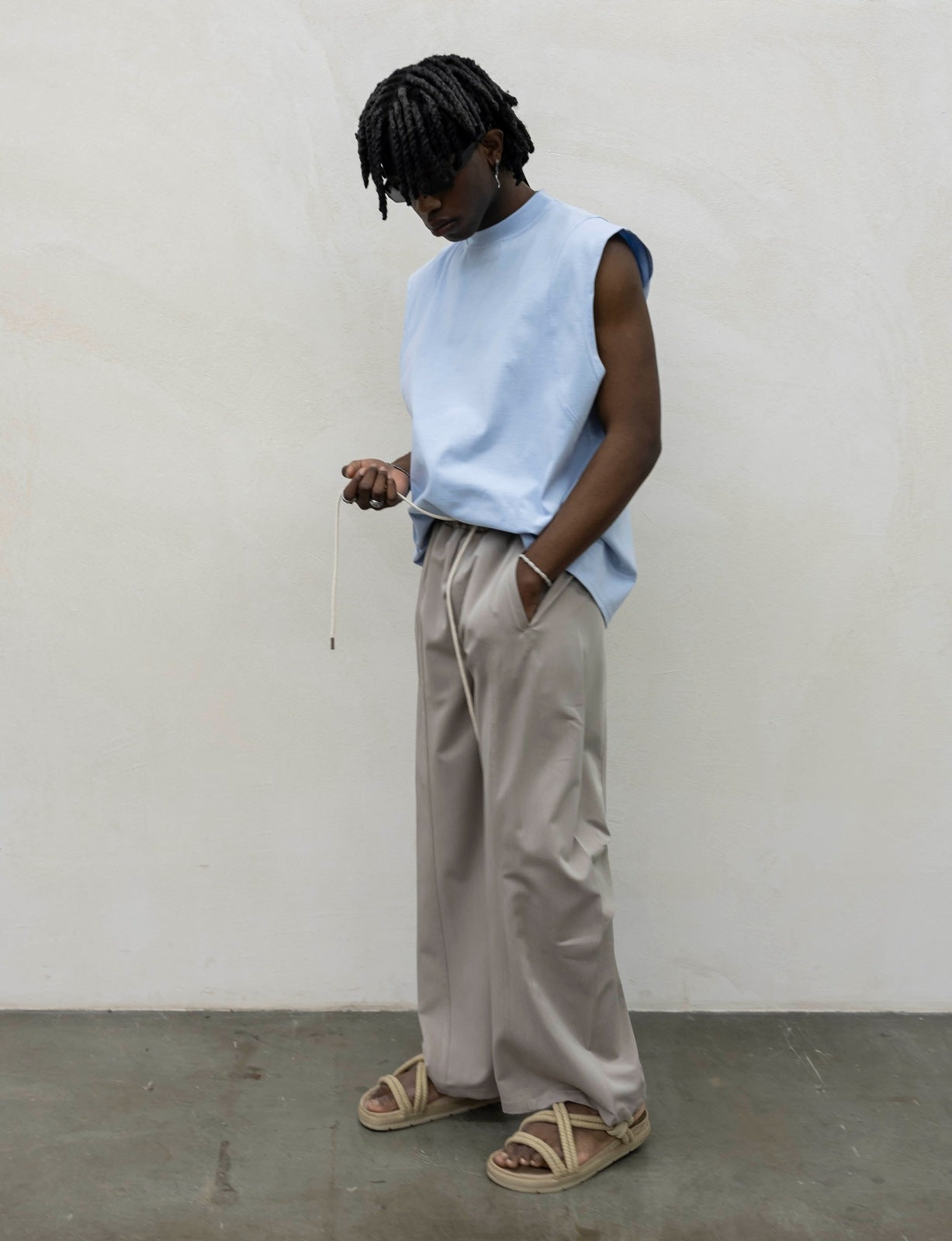 Canotta over cut azul present day