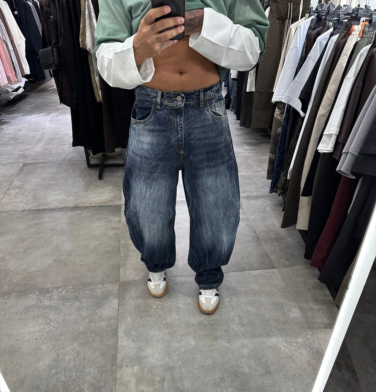 Denim baloon dark blue present day