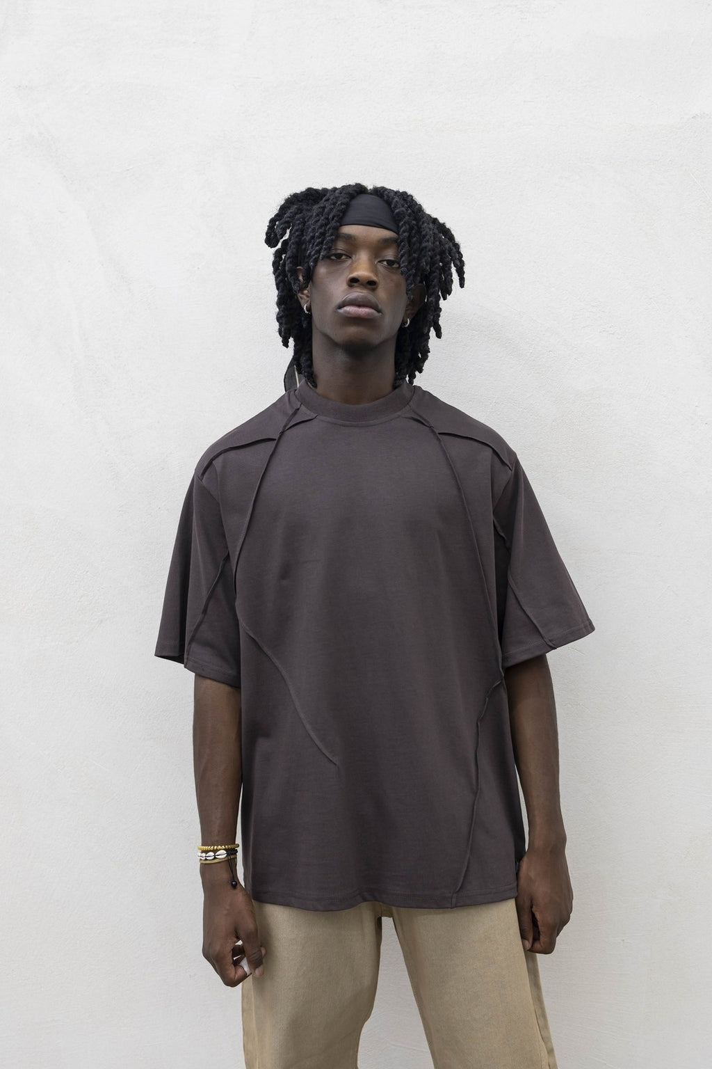 T-Shirt Ripped Brown Present Day