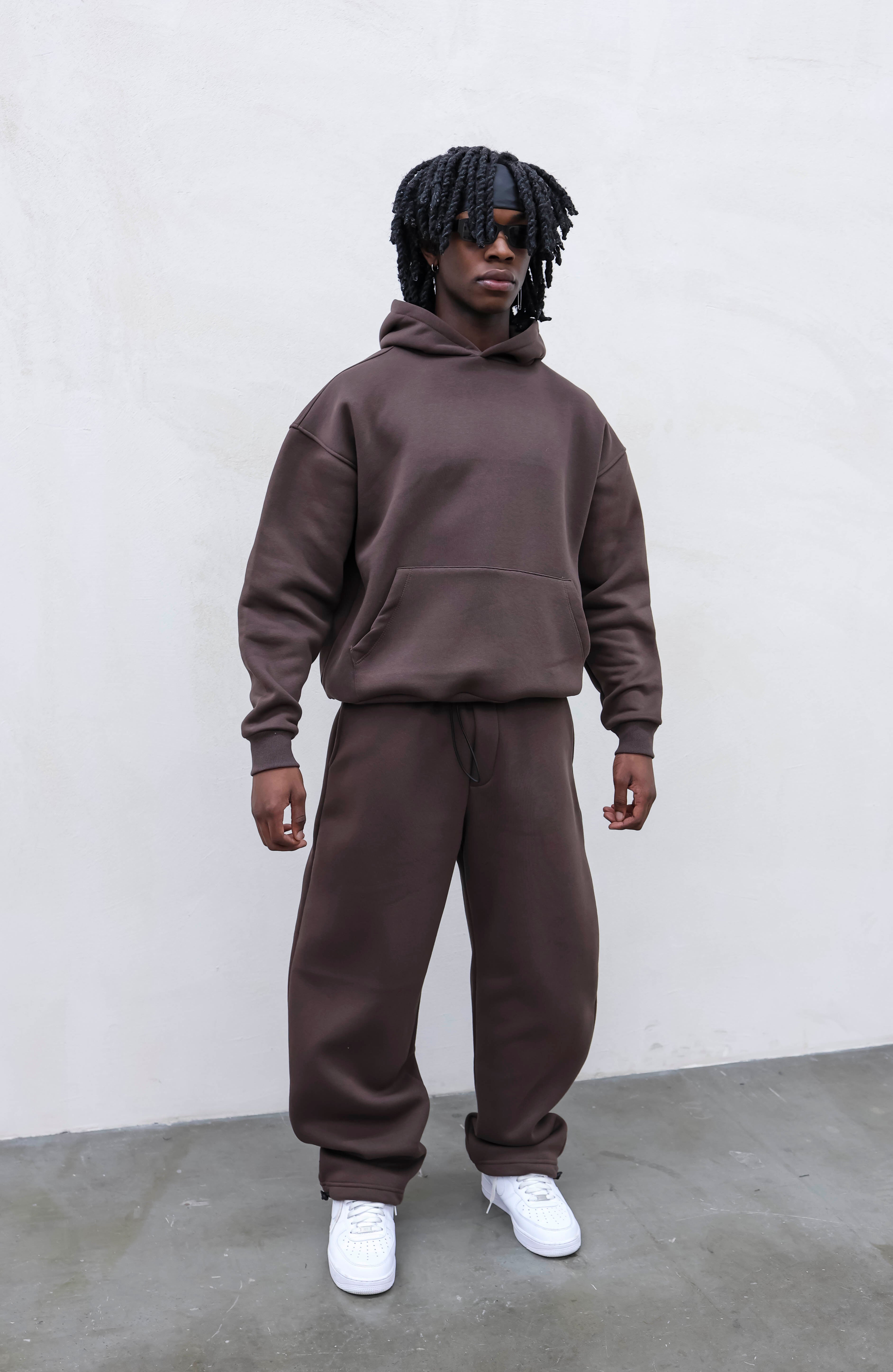 Tracksuit relaxed brown present day