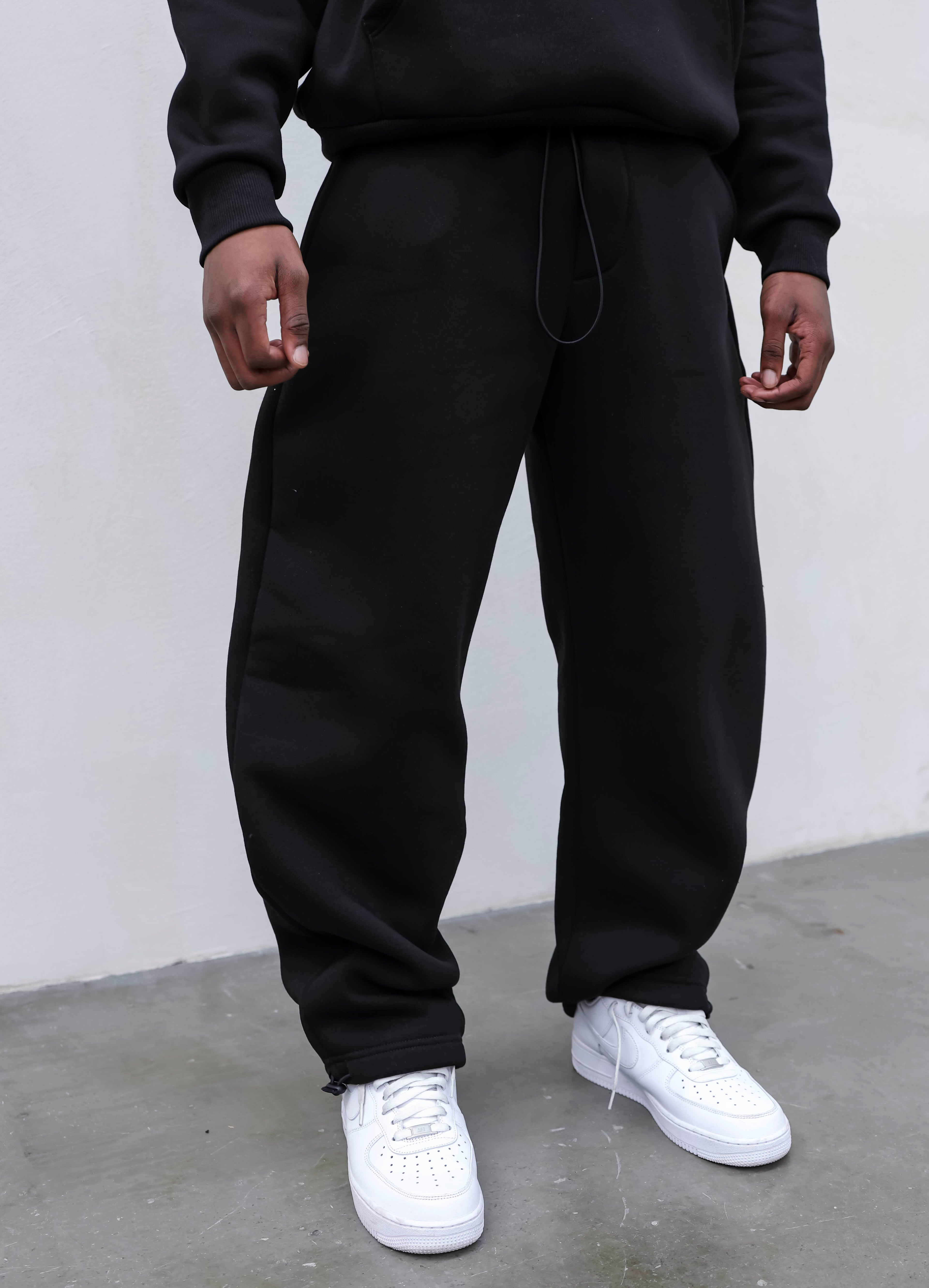 Tracksuit relaxed black present day