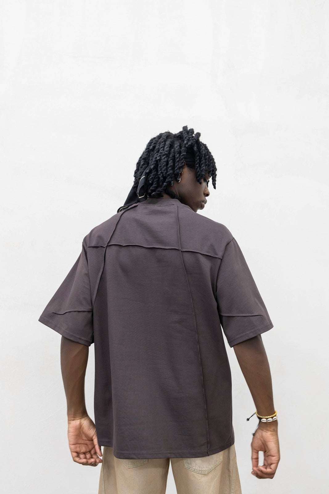 T-Shirt Ripped Brown Present Day