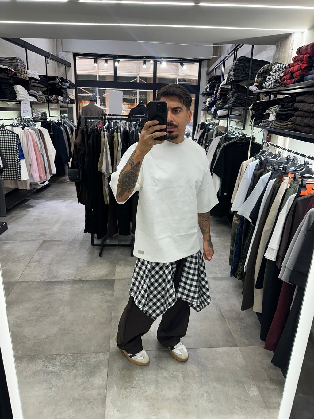 Tee rival P.Roma white Present day