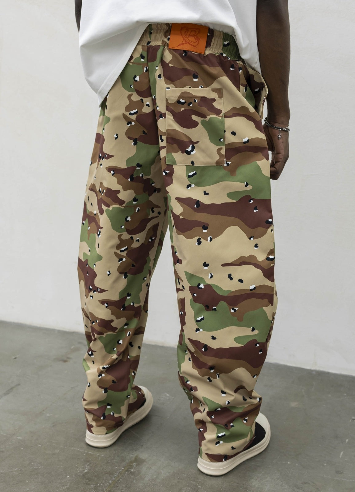 Ballon tech mimetic present day