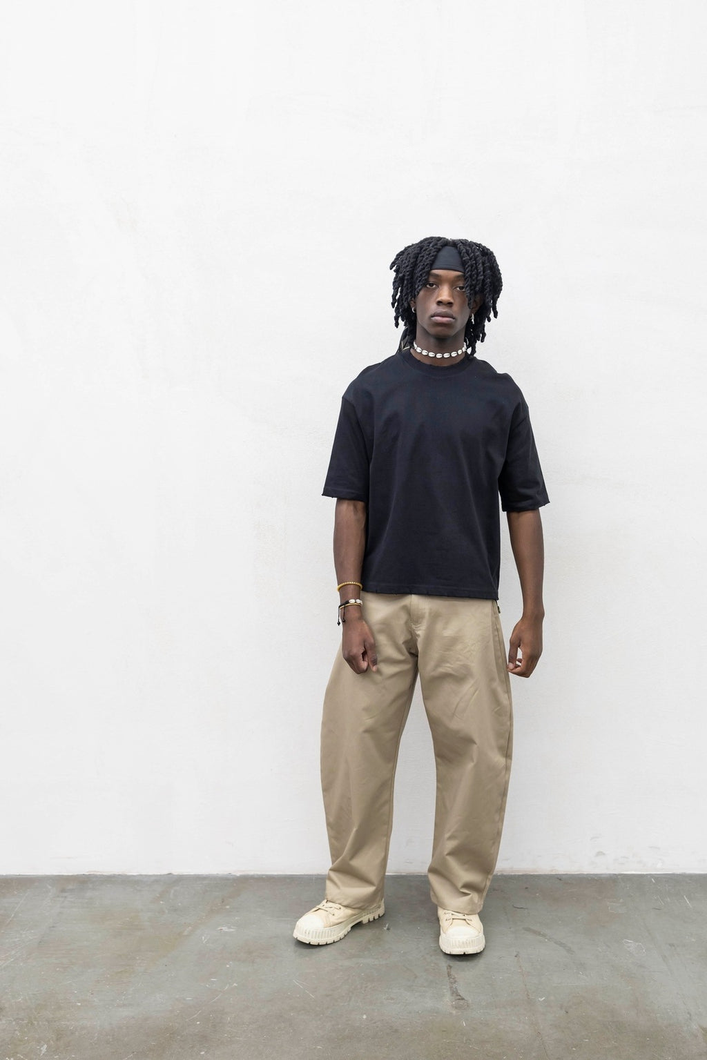 T-shirt crop black present day