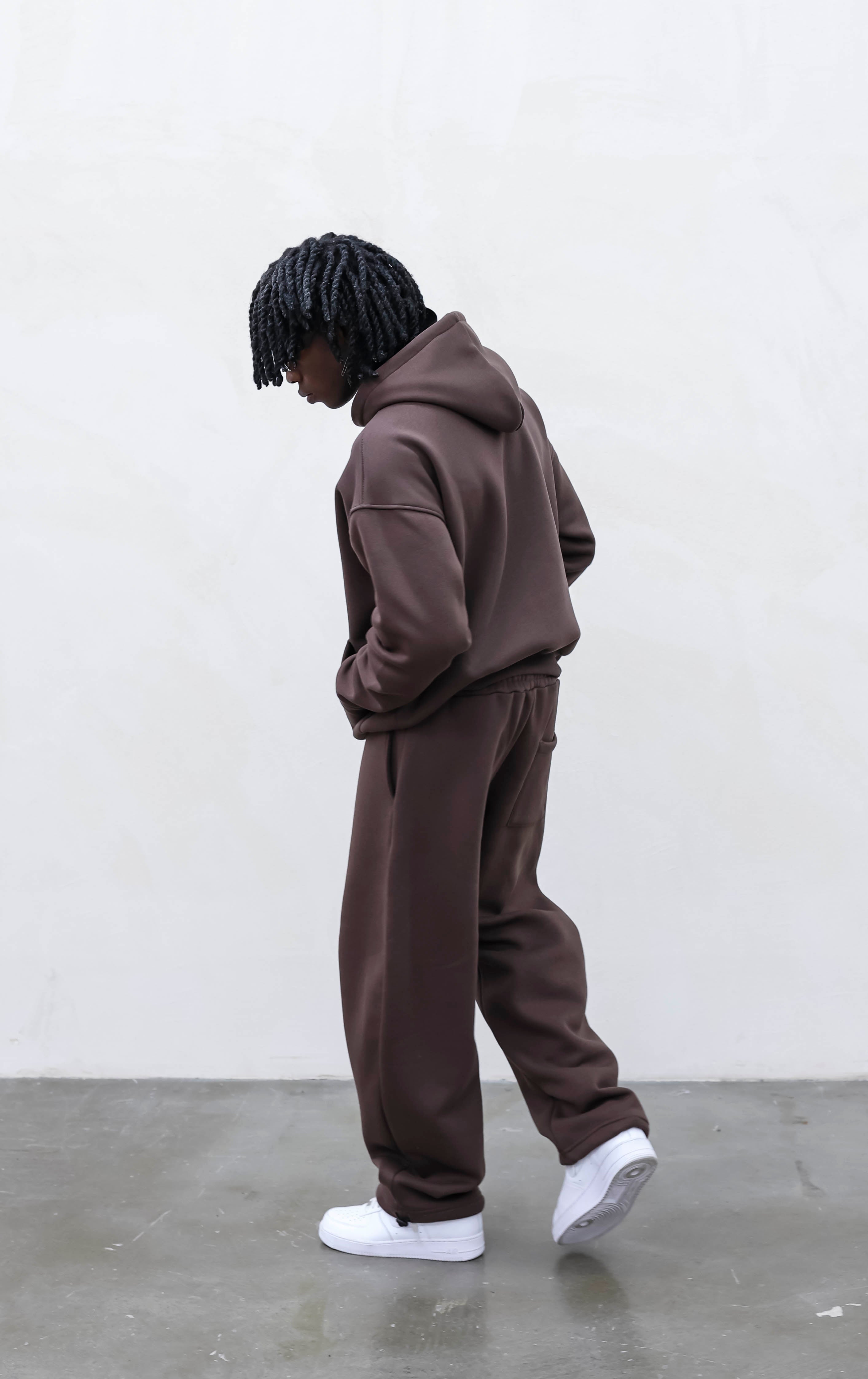 Tracksuit relaxed brown present day