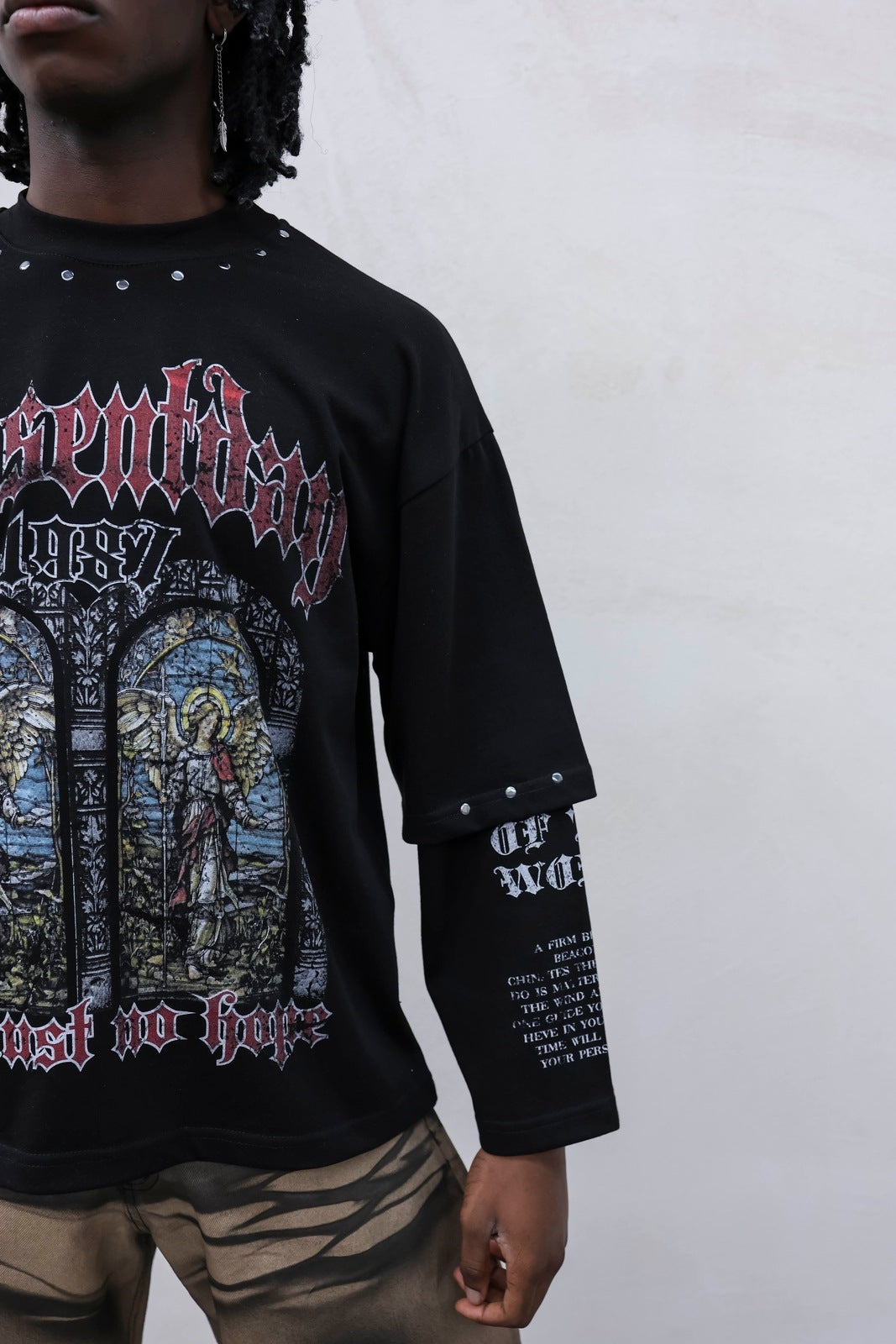 Long sleeve no-trust black present day