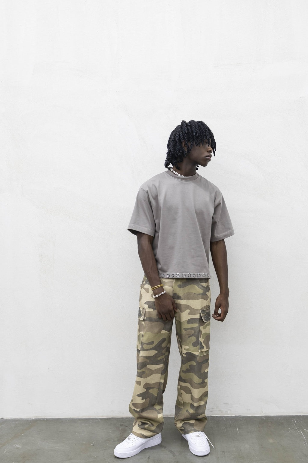 T-Shirt Crop Borchie Fango Present Day