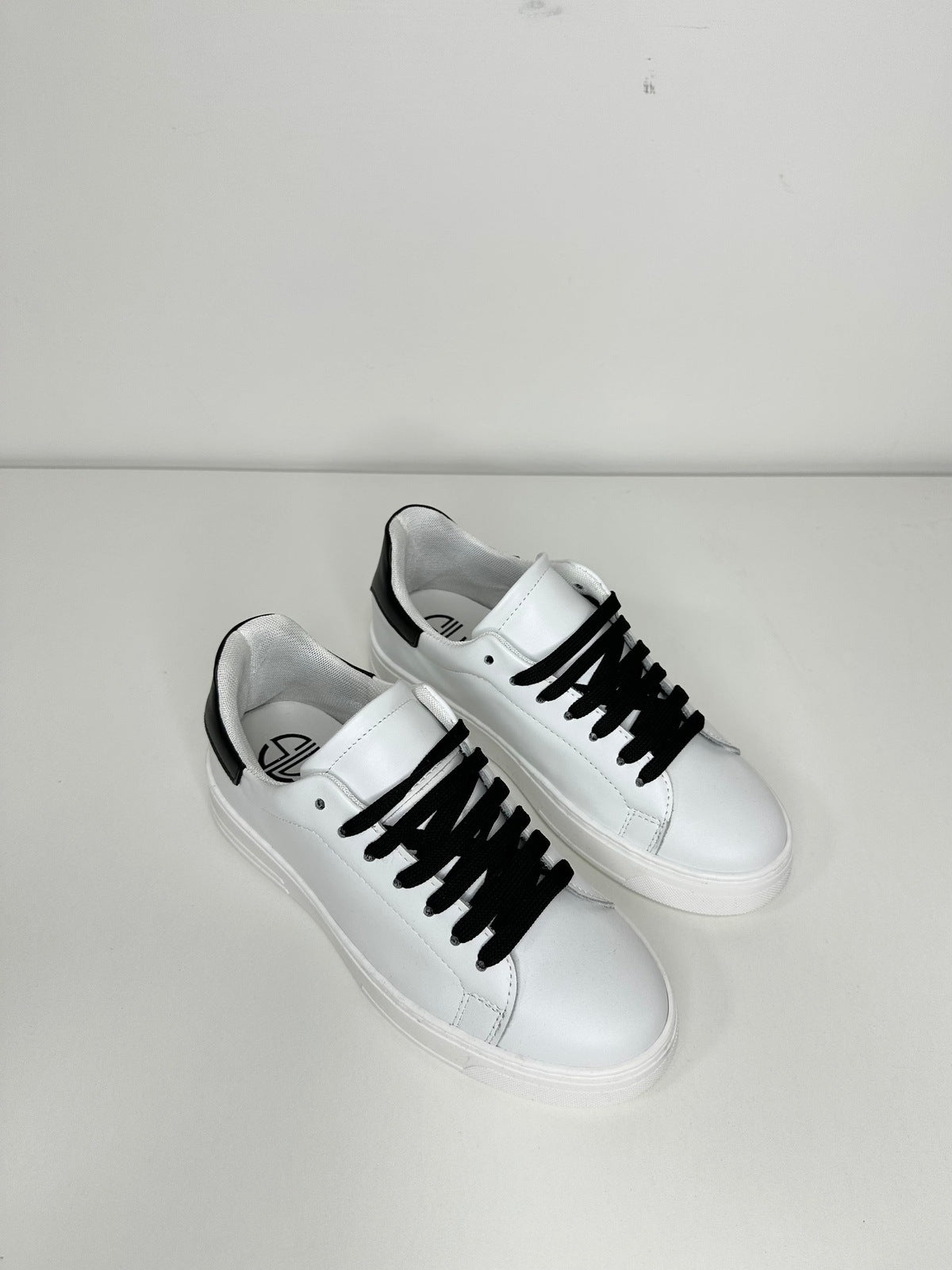 SLV CLEAN white/black